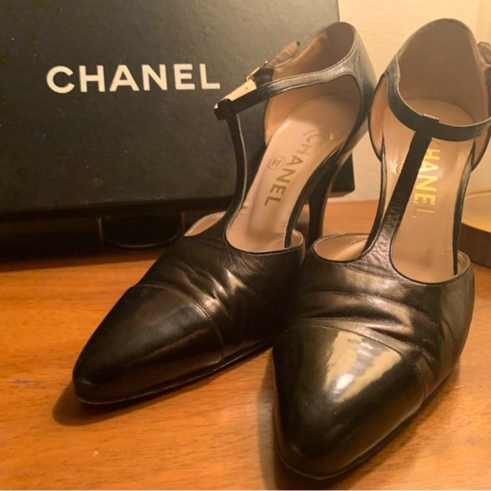 Rare Chanel T-Strap Patent Leather Toe Heels size 8.5